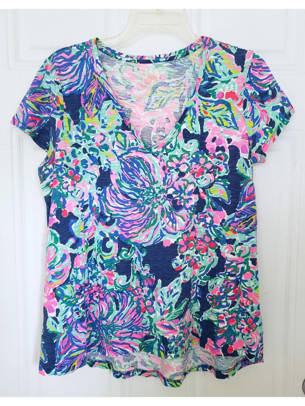 Lilly Pulitzer Etta Top Cap Sleeve V-Neck T-Shirt Sz M Indigo Exotic Escapade